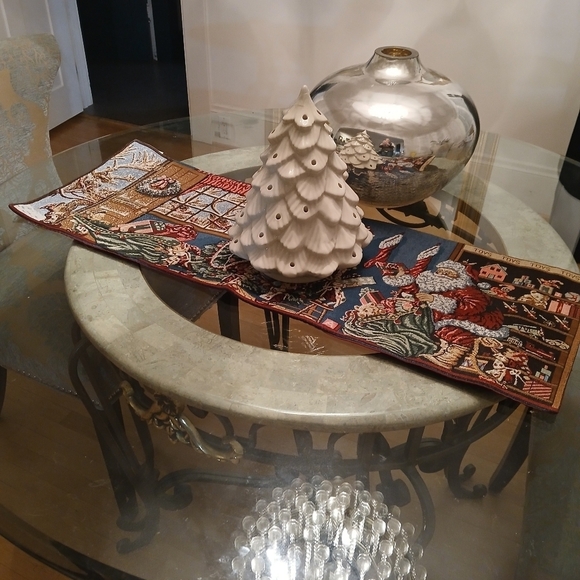 Christmas Runner For Table Manual Woodworkers & Weavers Santa & Elves Holiday - Picture 16 of 16